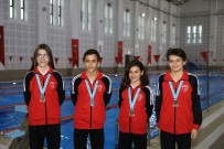 BRONZ MADALYA - Büyükşehirin Yetiştirdiği Yüzücüler 4 Madalya İle Denizli'ye Döndü