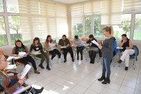 ÇIĞLI BELEDIYESI - Çiğli'de Kadınlar Eğitimde