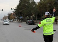 KIŞ LASTİĞİ - Erzincan'da Trafik Ekiplerinden Kış Lastiği Denetimi