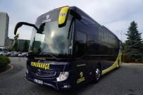FENERBAHÇE BAŞKANI - Fenerbahçe Yeni Otobüsünü Teslim Aldı
