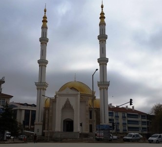 Kulu'da Yenisi Yapılan Halime Hatun Kubbeli Camisi İbadete Açıldı