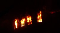 KILIMLI BELEDIYESI - Mobilya Atölyesindeki Yangını Söndürme Çalışmaları Sürüyor