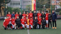 FUTBOL OKULU - PSG Academy Bursa GS Ayazağa İle Dostluk Maçında Buluştu