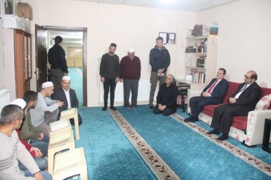Vali Akbıyık'tan Kur'an-I Kerim Öğrenen İşitme Engellilere Ziyaret