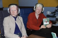 GÖRME ENGELLİLER - Albino Ve Engelli Kardeşlerin Azmi Umut Oluyor