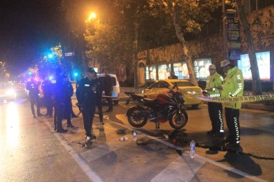 Beşiktaş'ta Motosiklet Polis Aracına Çarptı Açıklaması 2 Yaralı