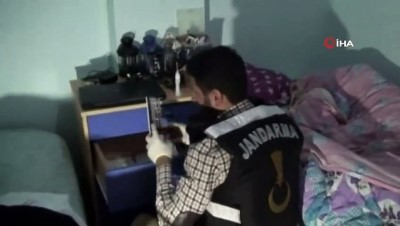 FETÖ'nün Hücre Evlerine Yapılan Baskında Örgütün Sözde TSK Diyarbakır Mahrem İmamı Yakalandı