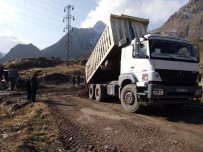 ÇEVRE TEMİZLİĞİ - Hakkari Belediyesinden Stabilize Yol Çalışması