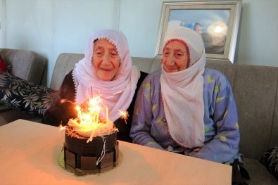 İkiz Kalan Nineler 89 Yaşında