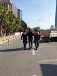İzmir'de Tekne Hırsızları Yakalandı
