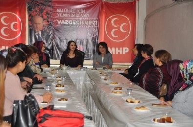 MHP'li Kadınlardan Kadına Dair Sunum