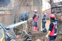 MOBİLYA - Mobilya Atölyesindeki Yangını Soğutma Çalışmaları Sürüyor