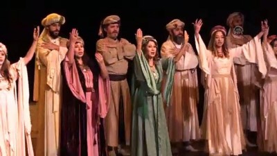 Ankara Devlet Tiyatrosu Malatya'da 'Leyla İle Mecnun' Oyununu Sahneledi