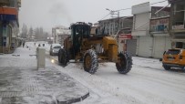 KARLA MÜCADELE - Başkale'de Karla Mücadele Çalışması