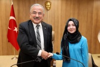 MECLIS BAŞKANı - Başkandan Örnek Davranış