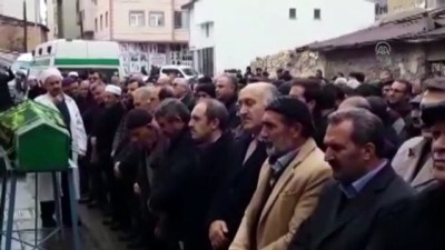Bayburt'ta Bıçaklanarak Öldürülen Kadının Cenazesi Defnedildi