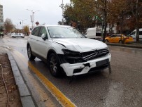 ZÜBEYDE HANıM - Elazığ'da Trafik Kazası Açıklaması 2 Yaralı
