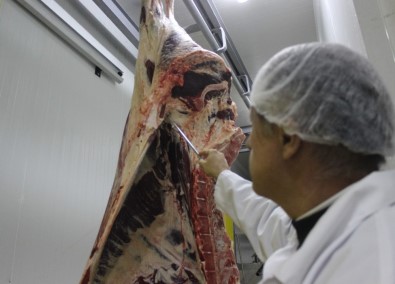 Et İşleme Tesisine Gidip Döner Tartışmasına Açıklama Getirdi