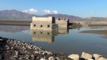 TAHTAKÖPRÜ BARAJI - Gaziantep'te Baraj Suyu Çekilince Eski Demiryolu Köprüsü Ortaya Çıktı