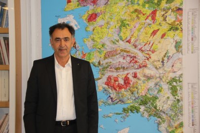 İzmir Depremiyle İlgili O Felaket Senaryosunu Hatırlattı, Tekrar Uyardı