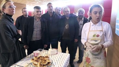 Köy Çocukları Hazırladıkları Yiyeceklerin Sunumunu İngilizce Yaptı