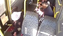 (Özel) Minibüsçünün Koltuktan Düşen Yolcuyu Hastaneye Götürme Çabası Kamerada