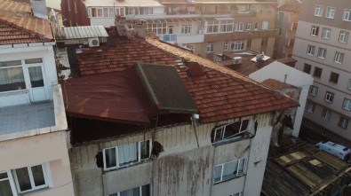 Şişli'de 6 Katlı Binanın Çatı Katında Çökme Açıklaması 3 Yaralı