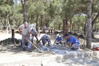 SULTANGAZİ BELEDİYESİ - Sultangazi Belediyesinden Yeşil Alanlara Bakım