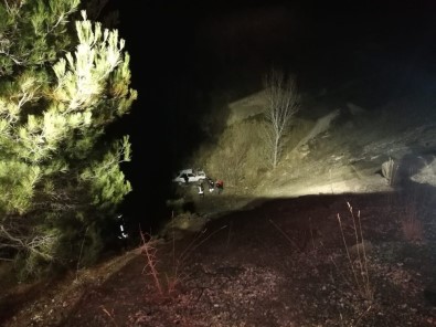 Uçurumdan Aşağı Yuvarlanan Otomobilin Sürücüsü 13 Gün Sonra Hastanede Öldü