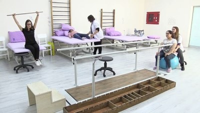 Babanın Azmi Ayağa Kalkan Felçli Kızını Yaşama Bağladı