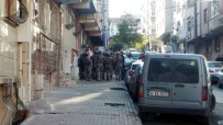 HAREKAT POLİSİ - Gaziosmanpaşa'da Cezaevi Firarisi Polise Ateş Açtı, Annesini Yaraladı
