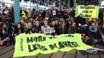 AMSTERDAM - Hollanda'da İklim Protestocuları Havaalanını İşgal Etti