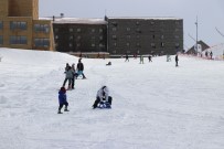 HAFTA SONU TATİLİ - Kartalkaya'da Kayak Sezonu Açıldı