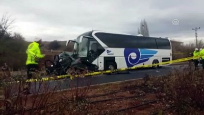 Kırşehir'de Yolcu Otobüsü İle Otomobil Çarpıştı Açıklaması 3 Ölü, 1 Yaralı