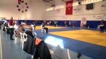 ORTA ASYA - Kuşak Güreşi Gençler Ve Büyükler Türkiye Şampiyonası, Antalya'da Başladı