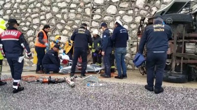 Muğla'da Mutfak Tüpü Yüklü Kamyonet Devrildi Açıklaması 1 Ölü, 1 Yaralı