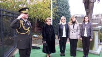 Türkiye'nin Üsküp Büyükelçiliği Konutu Önüne Atatürk Heykeli