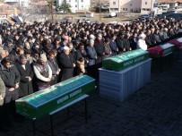 İBRAHIM AKıN - Kırşehir'de Kazada Hayatını Kaybeden Aile Son Yolculuğuna Uğurlandı