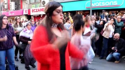 Şilili Kadınların Danslı Protestosuna İzmir'den Destek