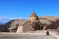 KELEBEKLER VADİSİ - Akdamar Adası'na Bungalov Ve Çadır Kurulması Kararı Turizmcileri Sevindirdi