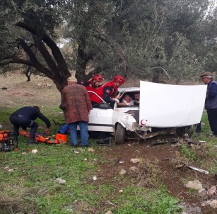 Balıkesir'de Trafik Kazası Açıklaması 2 Yaralı