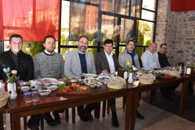 Başkan Özcan, İnşaat Mühendisleri İle Dayanışma Ve Kaynaşma Kahvaltısında Buluştu