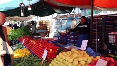 Bolu'da İhtiyaç Sahipleri İçin Meyve Ve Sebze Tezgahı Kuruldu