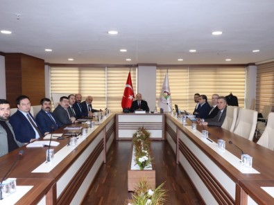 Düzce Belediyesi Mahalle Konakları İçin Çalışma Başlattı