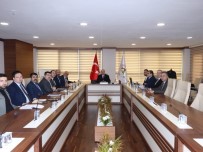 ZAMAN TÜNELİ - Düzce Belediyesi Mahalle Konakları İçin Çalışma Başlattı