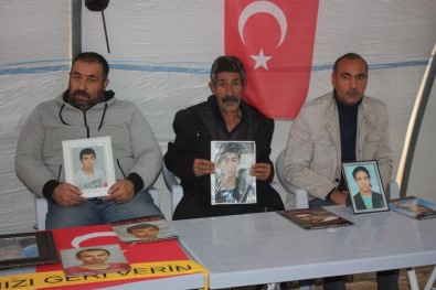 HDP Önündeki Ailelerin Evlat Nöbeti 105'İnci Gününde