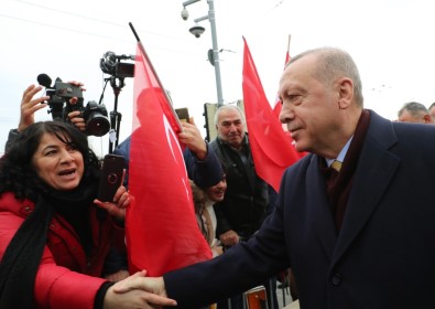 İsviçre'deki Türk Vatandaşlarından Erdoğan'a Coşkulu Karşılama