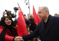 ZEHRA ZÜMRÜT SELÇUK - İsviçre'deki Türk Vatandaşlarından Erdoğan'a Coşkulu Karşılama