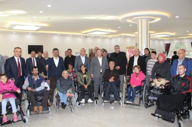 Kilis'te Engellilere Tekerlekli Sandalye Dağıtıldı