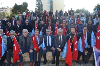 Kozan'da Doğu Türkistan'da Zulme Tepki